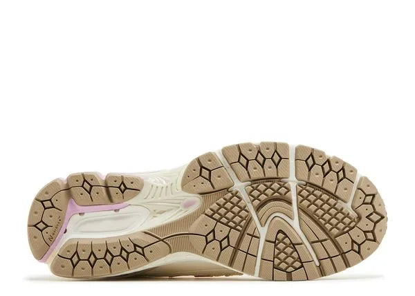 New Balance 1906 – Sea Salt Pink Sugar