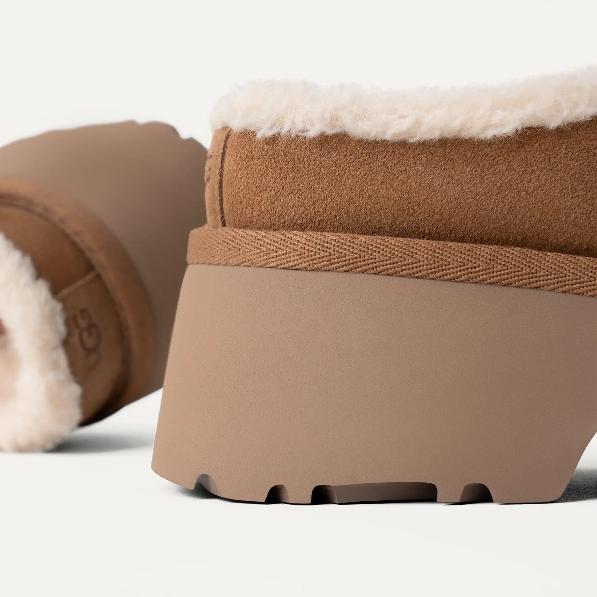 UGG Women's New Heights Cozy Clog Chestnut