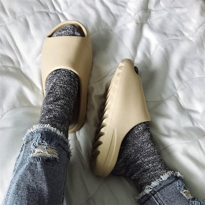 Yeezy Slides Bone