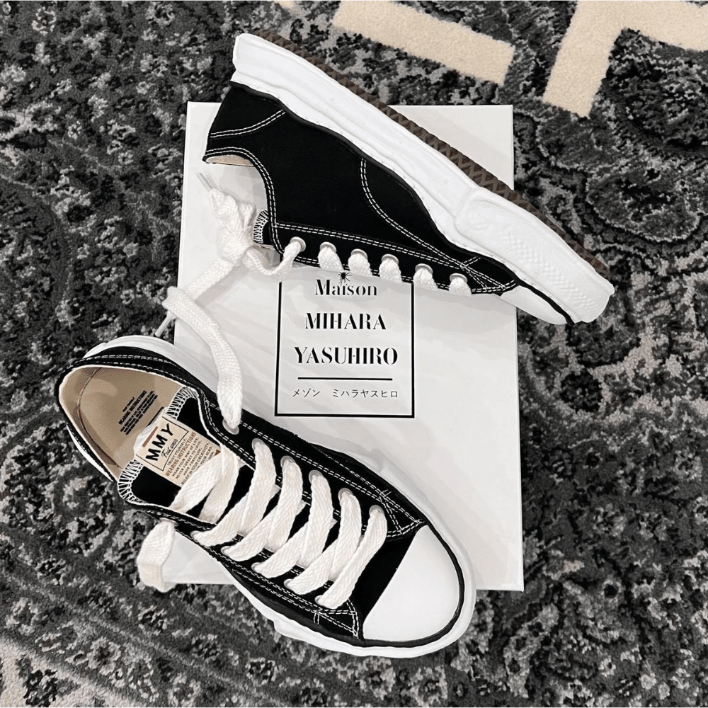 Maison Mihara Yasuhiro Peterson Black