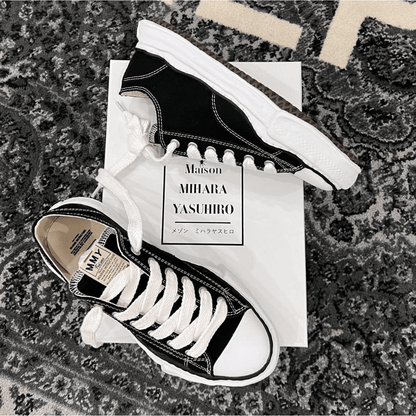 Maison Mihara Yasuhiro Peterson Black