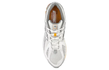 New Balance 1906 – Silver Orange