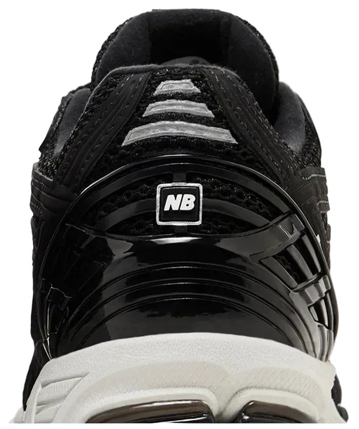 New Balance 1906 – Black White