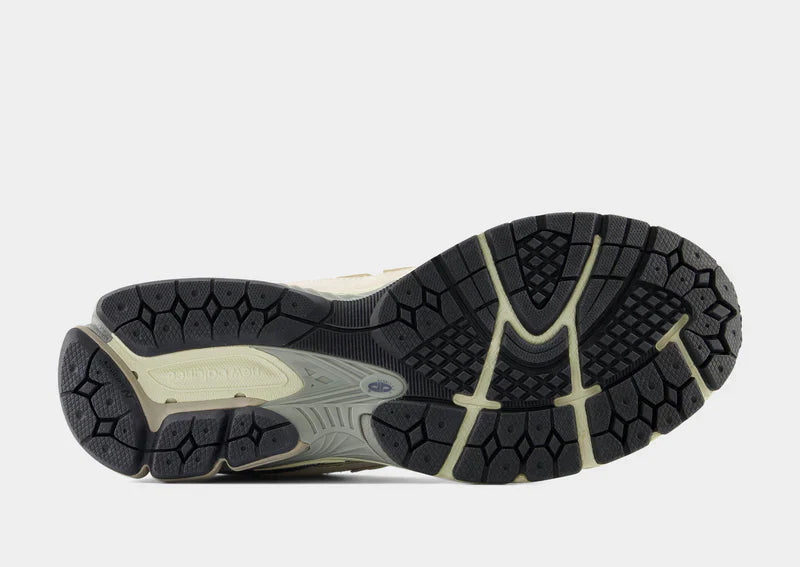 Sneakers 1906R LICORICE