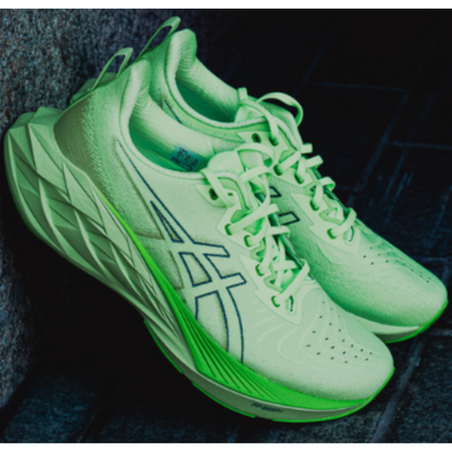 Asics Novablast 4 Illuminate