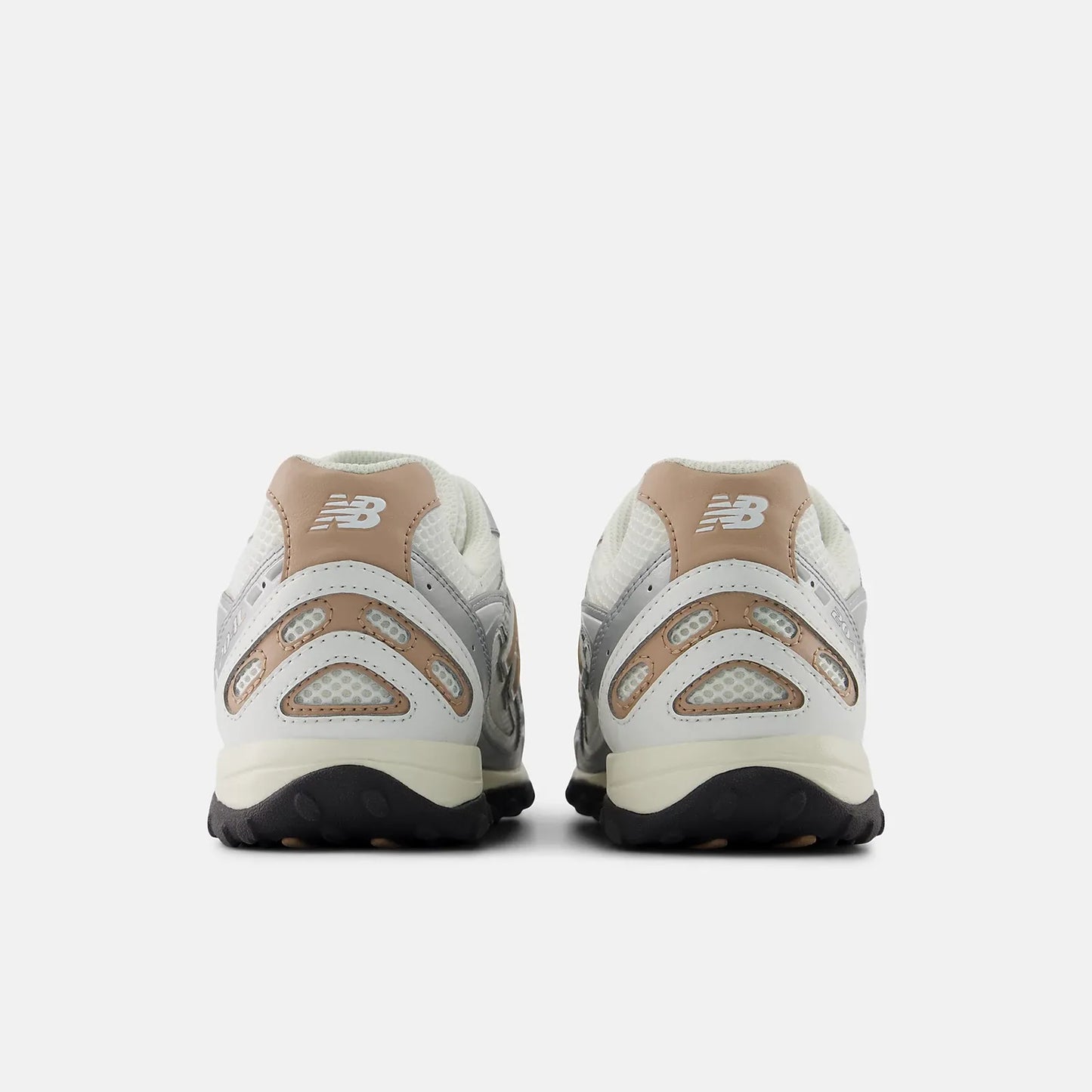 NEW BALANCE 204L - SILVER METALLIC with FLAT TAUPE